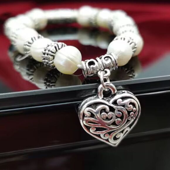 Zinc Alloy Freshwater Pearl Antique Fish Bracelet with elastic cord."siz… - Picture 4 of 16